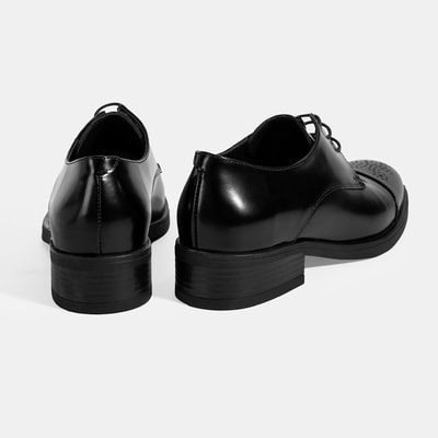 Kadın Siyah Bağcıklı Klasik Deri Ayakkabı