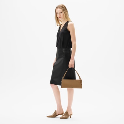 Kadın Siyah Deri Detaylı Perforeli Bluz