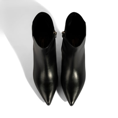 Kadın Siyah İnce Topuklu Sivri Burunlu Deri Bot