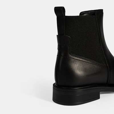 Kadın Siyah Lastik Detaylı Deri Bot