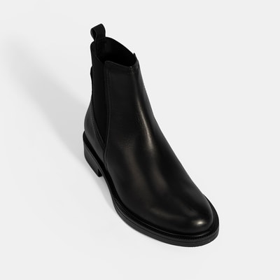 Kadın Siyah Lastik Detaylı Deri Bot