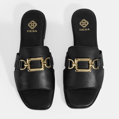 Kadın Siyah Metal Toka Aksesuarlı Deri Terlik