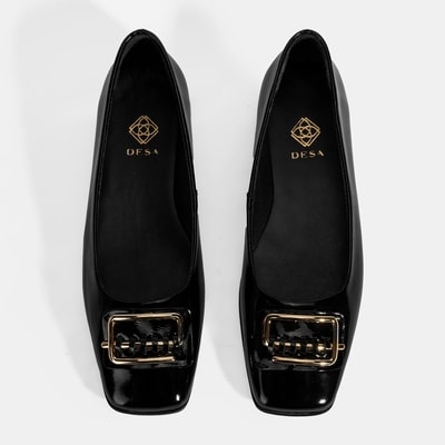 Kadın Siyah Metal Toka Aksesuarlı Rugan Babet