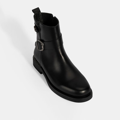 Kadın Siyah Metal Toka Detaylı Deri Bot