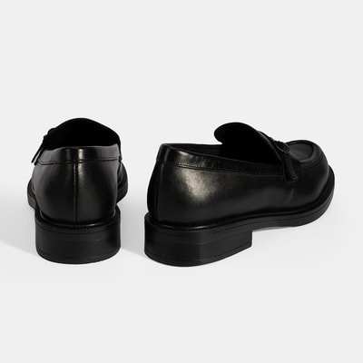 Kadın Siyah Metal Toka Detaylı Deri Loafer