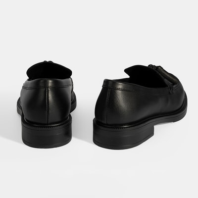 Kadın Siyah Püskül Detaylı Deri Loafer