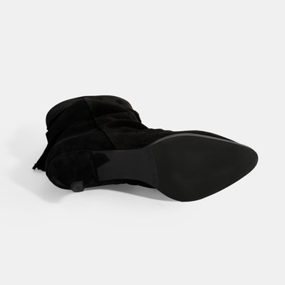 Kadın Siyah Püskül Detaylı Süet Topuklu Bot