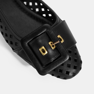 Kadın Siyah Toka Aksesuarlı Perforeli Deri Babet