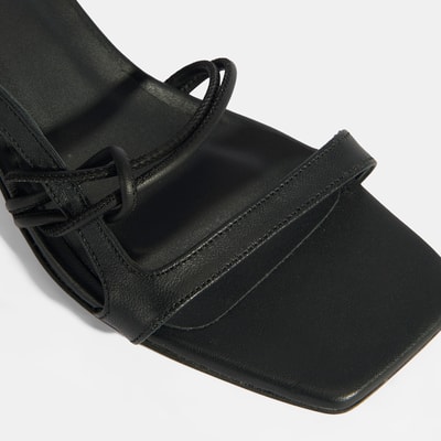 Kadın Siyah Topuklu Deri Sandalet