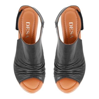 Kadın Siyah Topuklu Deri Sandalet