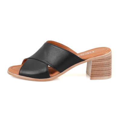 Kadın Siyah Topuklu Deri Terlik