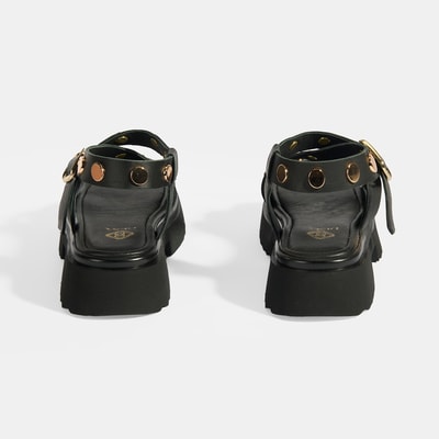 Kadın Siyah Zımba Detaylı Deri Sandalet