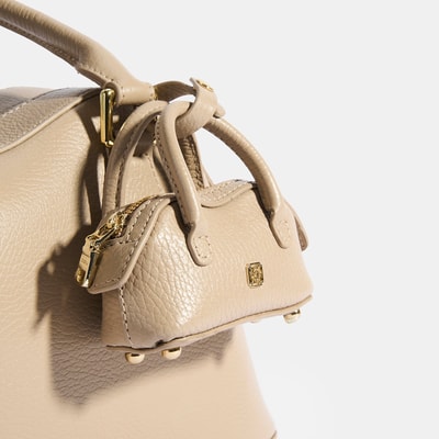 Kadın Vizon Deri Çanta Aksesuarlı Büyük Omuz Çantası