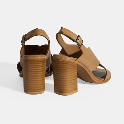 Kahve Kadın Toka Detaylı Deri Sandalet