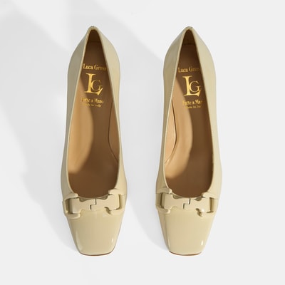 Luca Grossi Kadın Krem Toka Aksesuarlı Rugan Babet