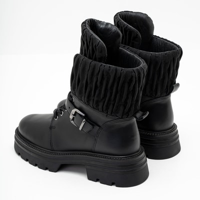 Sanda Siyah Kadın Kapitone Detaylı Deri Bot