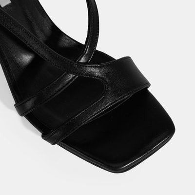 Siyah Kadın Toka Aksesuarlı Deri Topuklu Sandalet