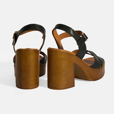 Siyah Kadın Toka Detaylı Deri Sandalet