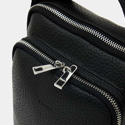 AYC-006 SS26 ERKEK POSTACI ÇANTASI