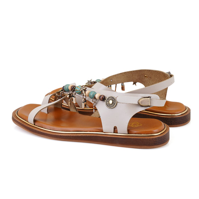 Bej Kadın Aksesuar Detaylı Deri Sandalet