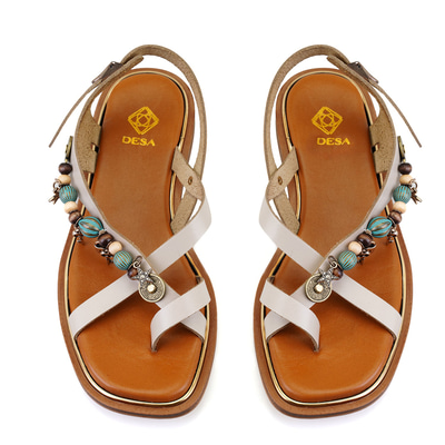 Bej Kadın Aksesuar Detaylı Deri Sandalet