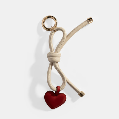 Beyaz Kurdele Detaylı Kalpli Deri Anahtarlık