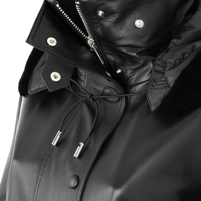 Biana Siyah Kadın Kapüşonlu Deri Kaban