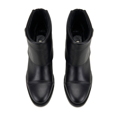 Deny Siyah Kadın Bot