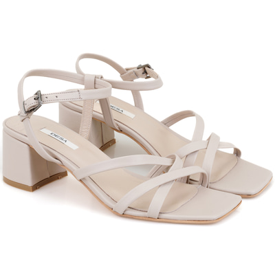 Kadın Bej Ayarlanabilir Tokalı Topuklu Deri Sandalet