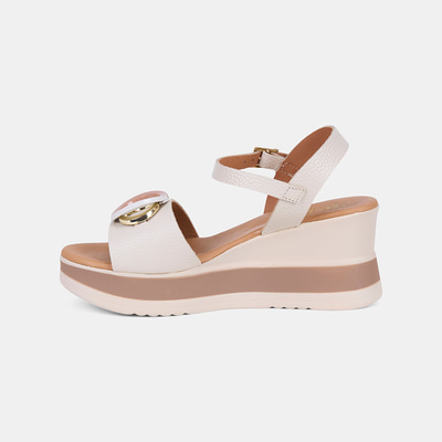 Kadın Bej Metal Halka Aksesuarlı Dolgu Topuklu Deri Sandalet