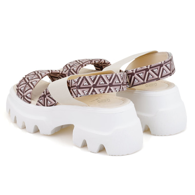 Kadın Bej Monogram Desenli Dolgu Topuklu Sandalet