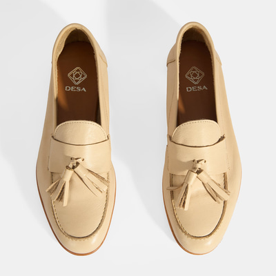 Kadın Bej Püskül Detaylı Deri Loafer