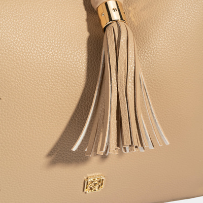 Kadın Bej Püskül Detaylı Omuz Çantası