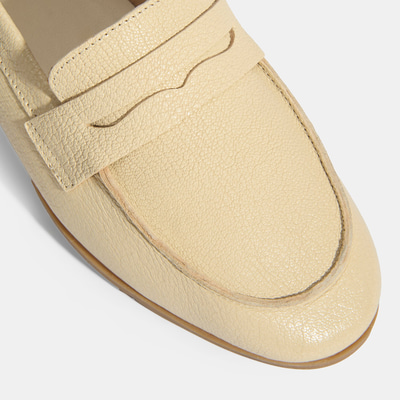 Kadın Bej Slip-On Deri Loafer