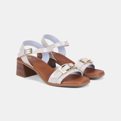 Kadın Bej Tokalı Kalın Topuklu Rugan Deri Sandalet