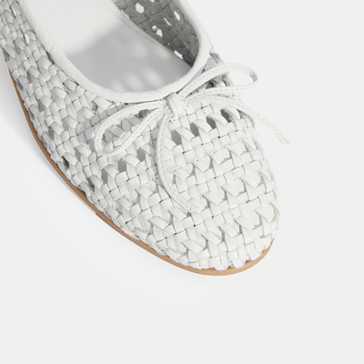 Kadın Beyaz Fiyonk Detaylı Örgü Babet