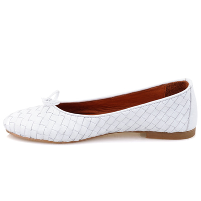 Kadın Beyaz Örgülü Deri Babet
