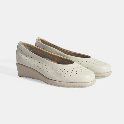 Kadın Beyaz Perforeli DesaComfort Günlük Ayakkabı