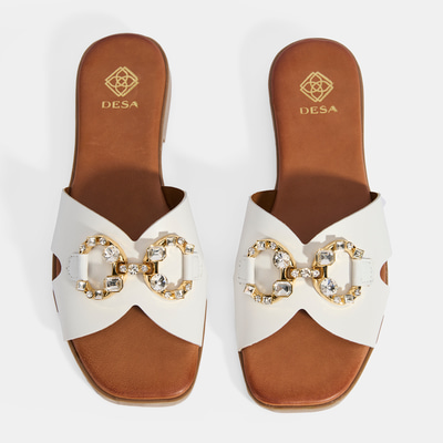 Kadın Beyaz Taşlı Toka Aksesuarlı Deri Terlik