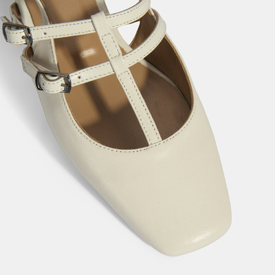 Kadın Beyaz Tokalı Deri Günlük Ayakkabı