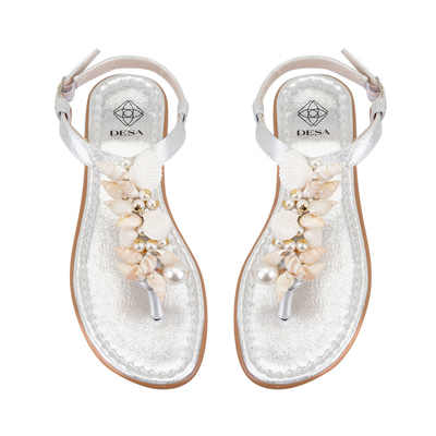 Kadın Gümüş Aksesuarlı Parmak Arası Deri Sandalet