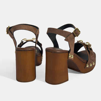 Kadın Kahve Aksesuar Detaylı Ayarlanabilir Tokalı Süet Topuklu Sandalet