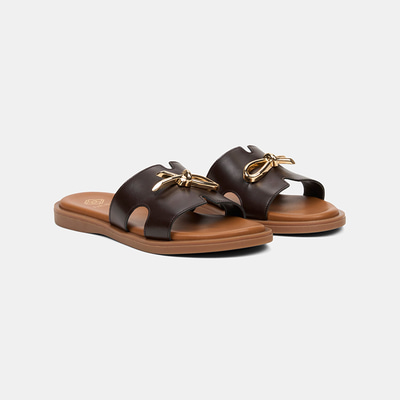 Kadın Kahve Metal Toka Aksesuarlı Deri Terlik