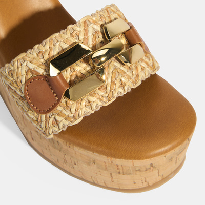 Kadın Kahve Toka Aksesuarlı Deri Detaylı Dolgu Topuklu Sandalet