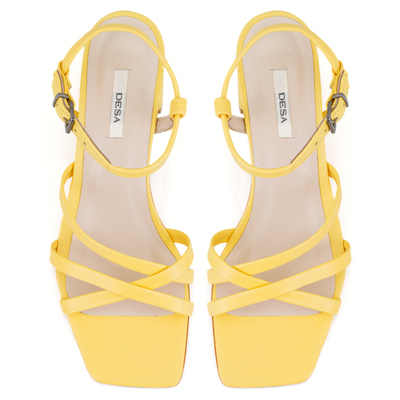 Kadın Sarı Ayarlanabilir Tokalı Topuklu Deri Sandalet