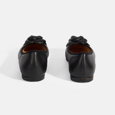 Kadın Siyah Aksesuar Detaylı Deri Babet 