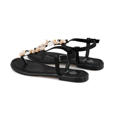 Kadın Siyah Aksesuarlı Parmak Arası Deri Sandalet