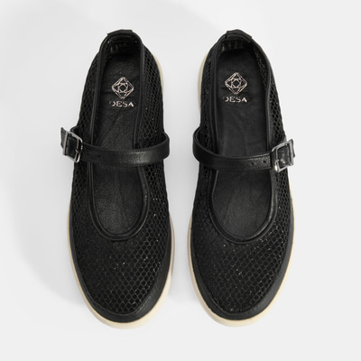 Kadın Siyah Ayarlanabilir Tokalı File Detaylı Ayakkabı