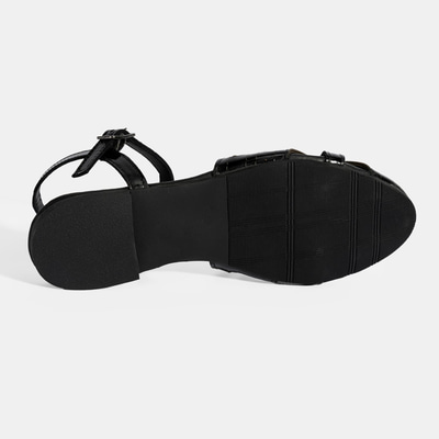 Kadın Siyah Ayarlanabilir Tokalı Rugan Sandalet