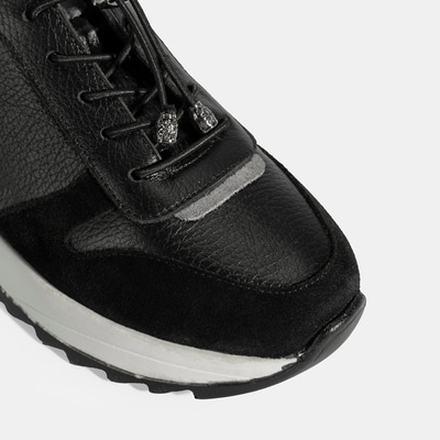 Kadın Siyah Bağcıklı Deri Spor Ayakkabı